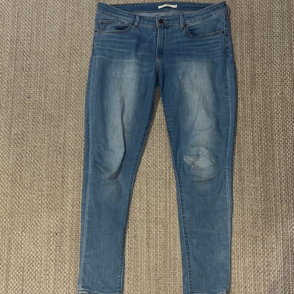 Levi Strauss Sz 31-711 Skinny Fit Jeans Distressed Knee Stretch #levis #classic